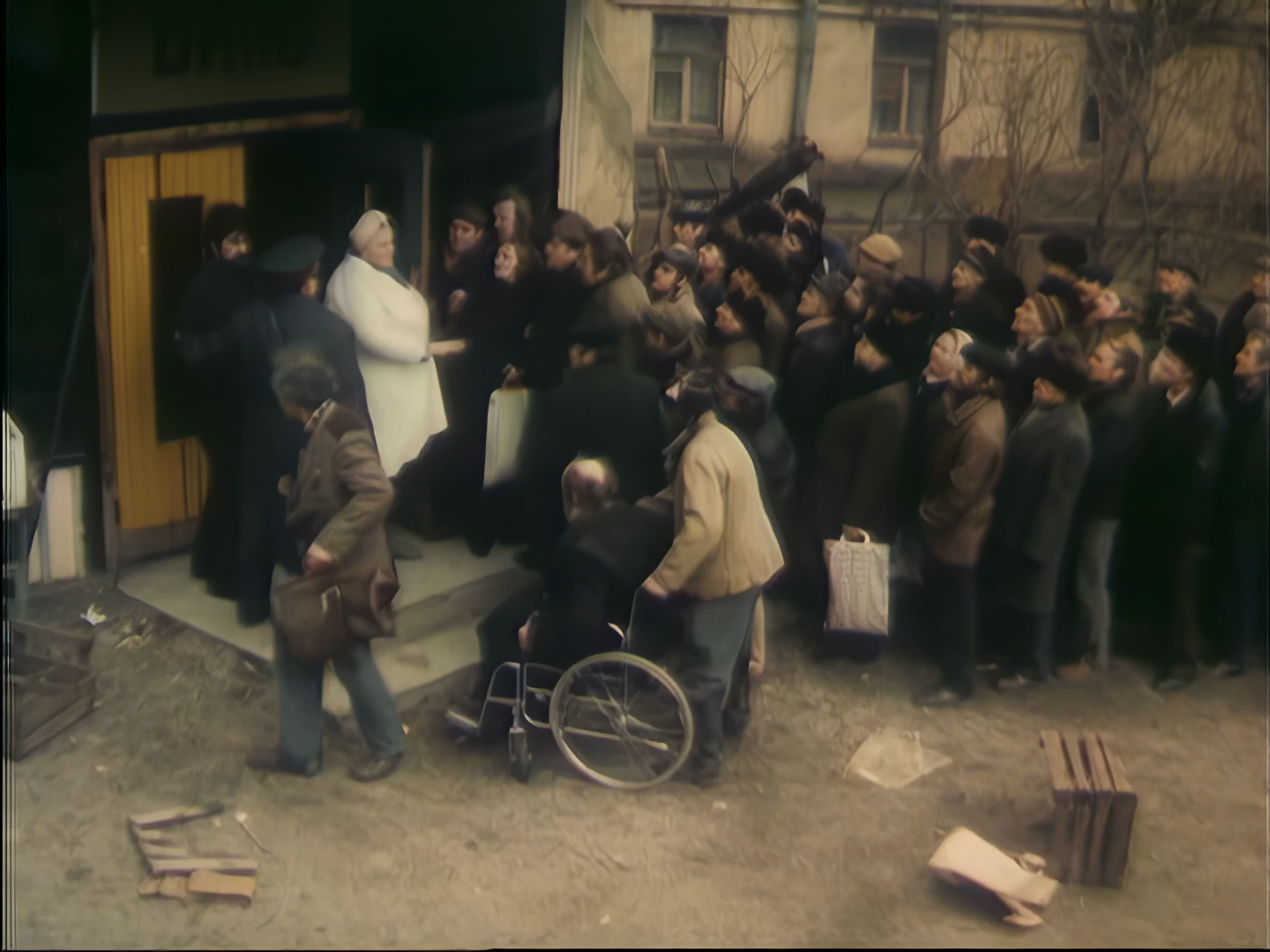 Окно в Париж (1993.u.sc).mkv_snapshot_00.02.46_[2024-09-05_19.16.58].png