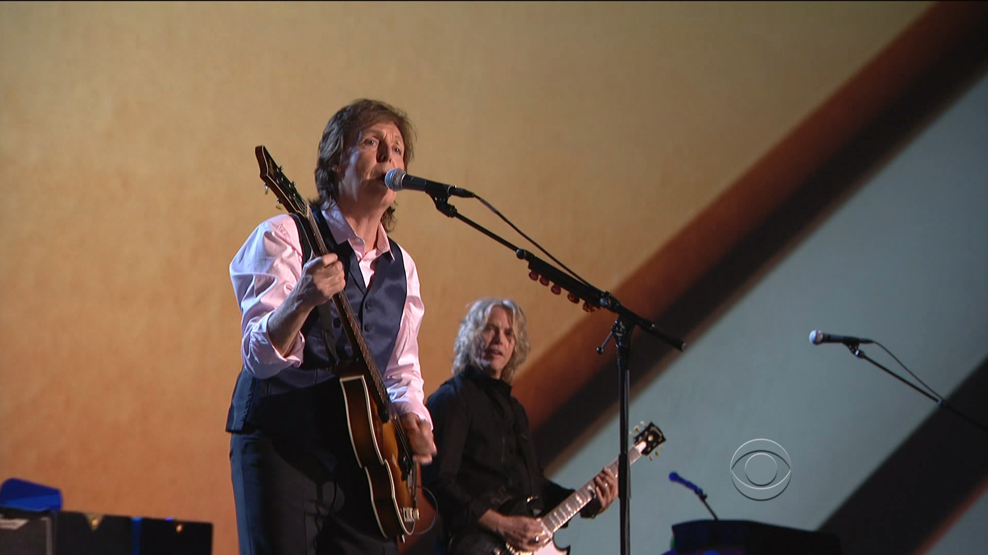 Paul McCartney on Grammy Salute to The Beatles 2014-01-27.ts_20240906_203852.742.png