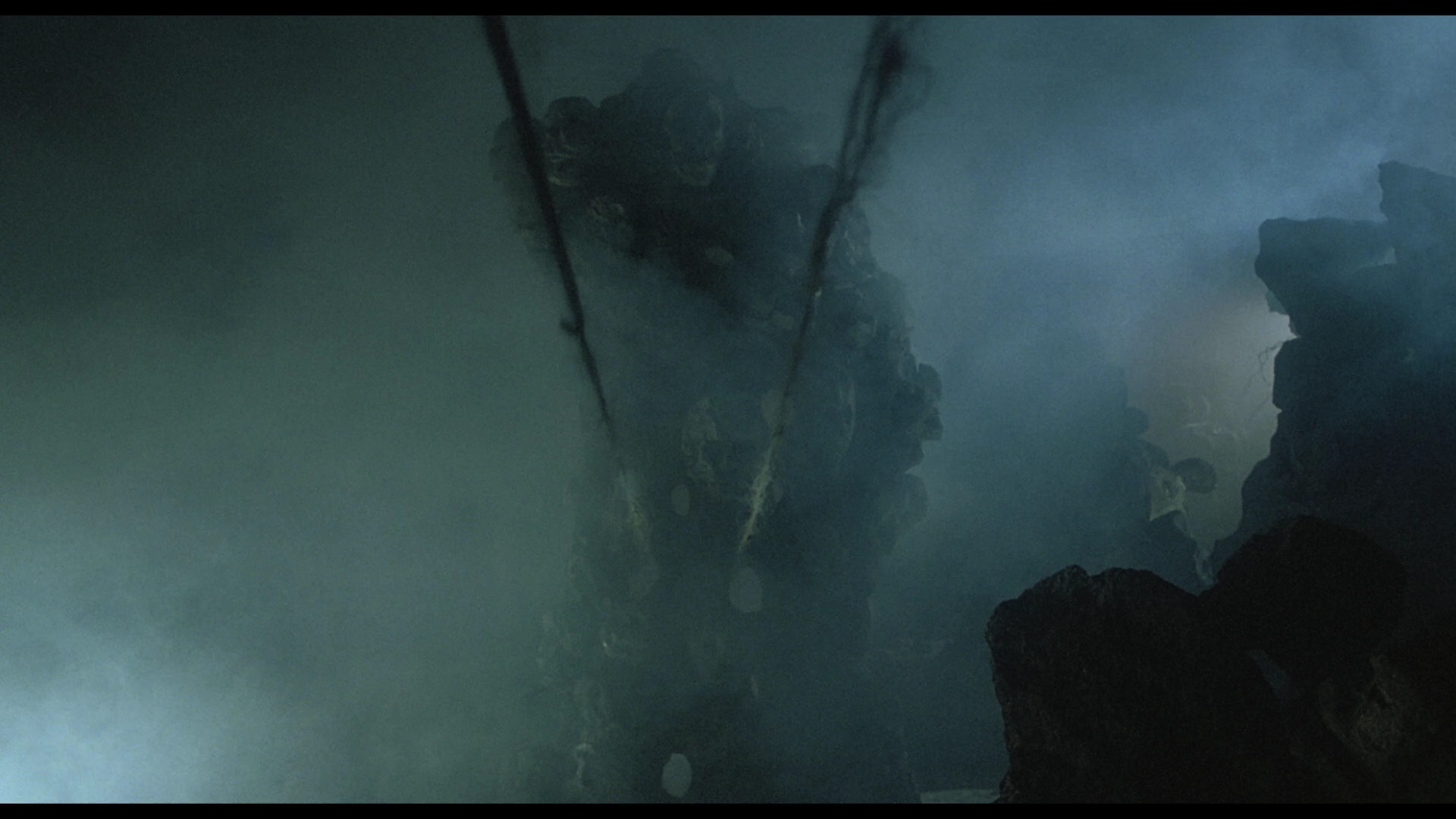 Zu_Warriors.from.the.Magic.Mountain.1983.Shout.Factory.BDRemux.1080p[(051598)2025-01-04-12-20-50].PNG