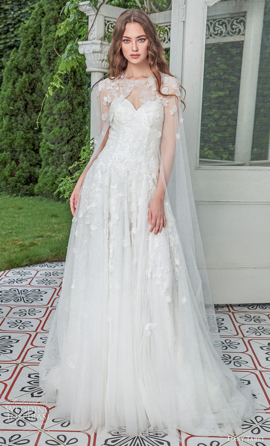 dany-tabet-2021-emerge-bridal-strapless-sweetheart-neckl_002.jpg