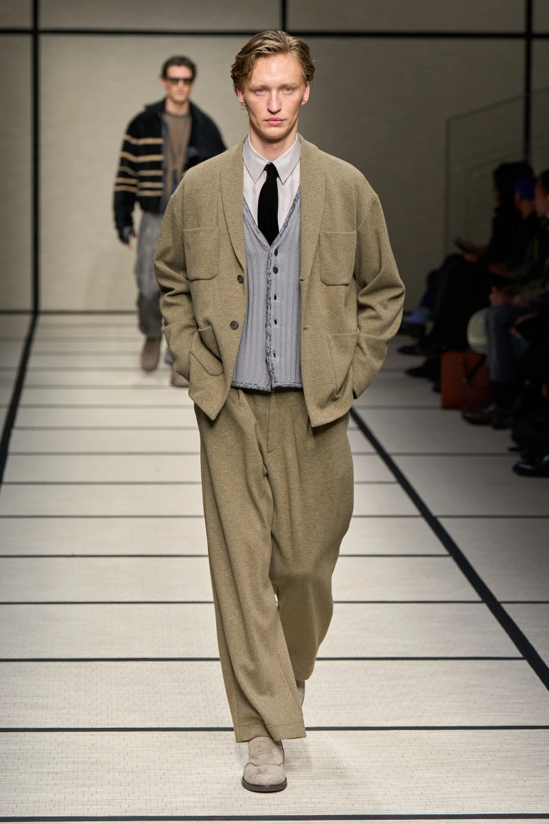 00091-giorgio-armani-fall-2025-menswear-credit-gorunway.webp