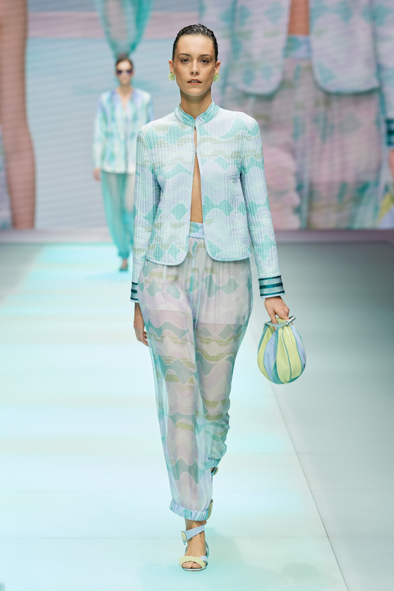 00072-Emporio-Armani-Spring-22-RTW-Milan-credit-gorunway.JPG