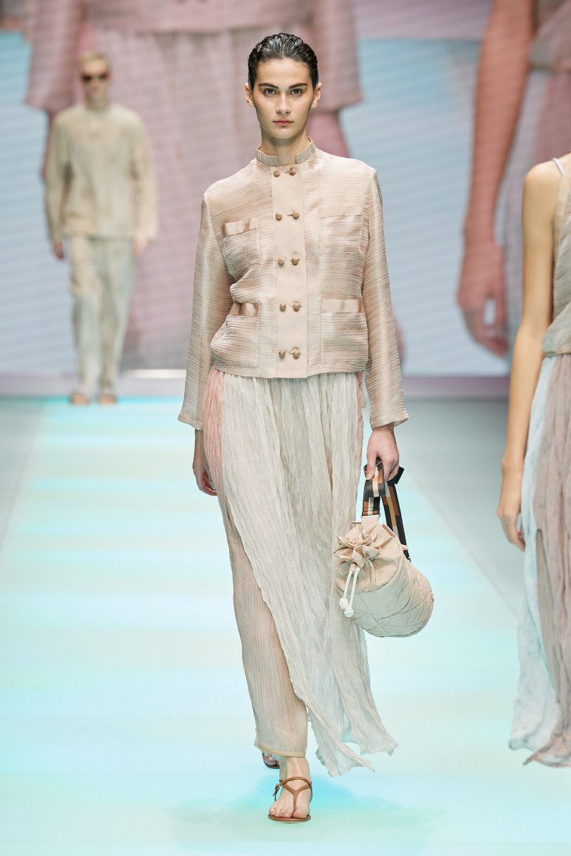 00061-Emporio-Armani-Spring-22-RTW-Milan-credit-gorunway.JPG