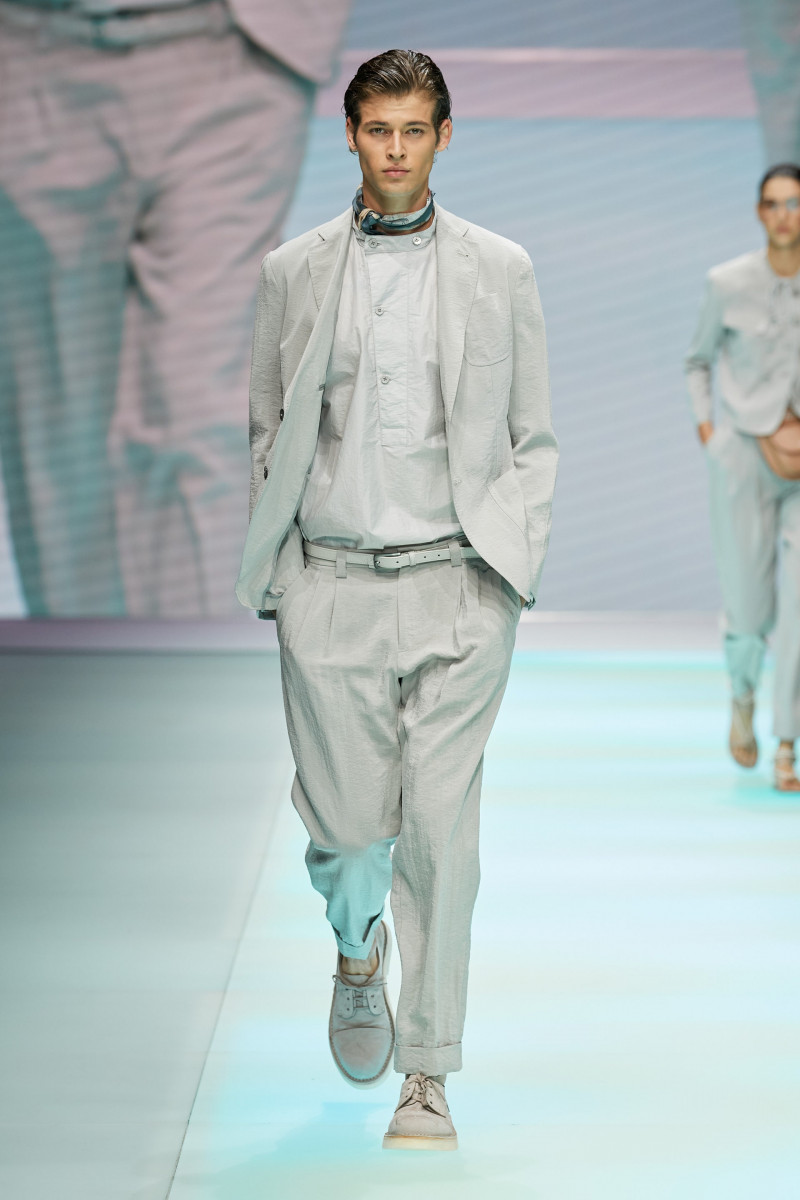 00044-Emporio-Armani-Spring-22-RTW-Milan-credit-gorunway.JPG