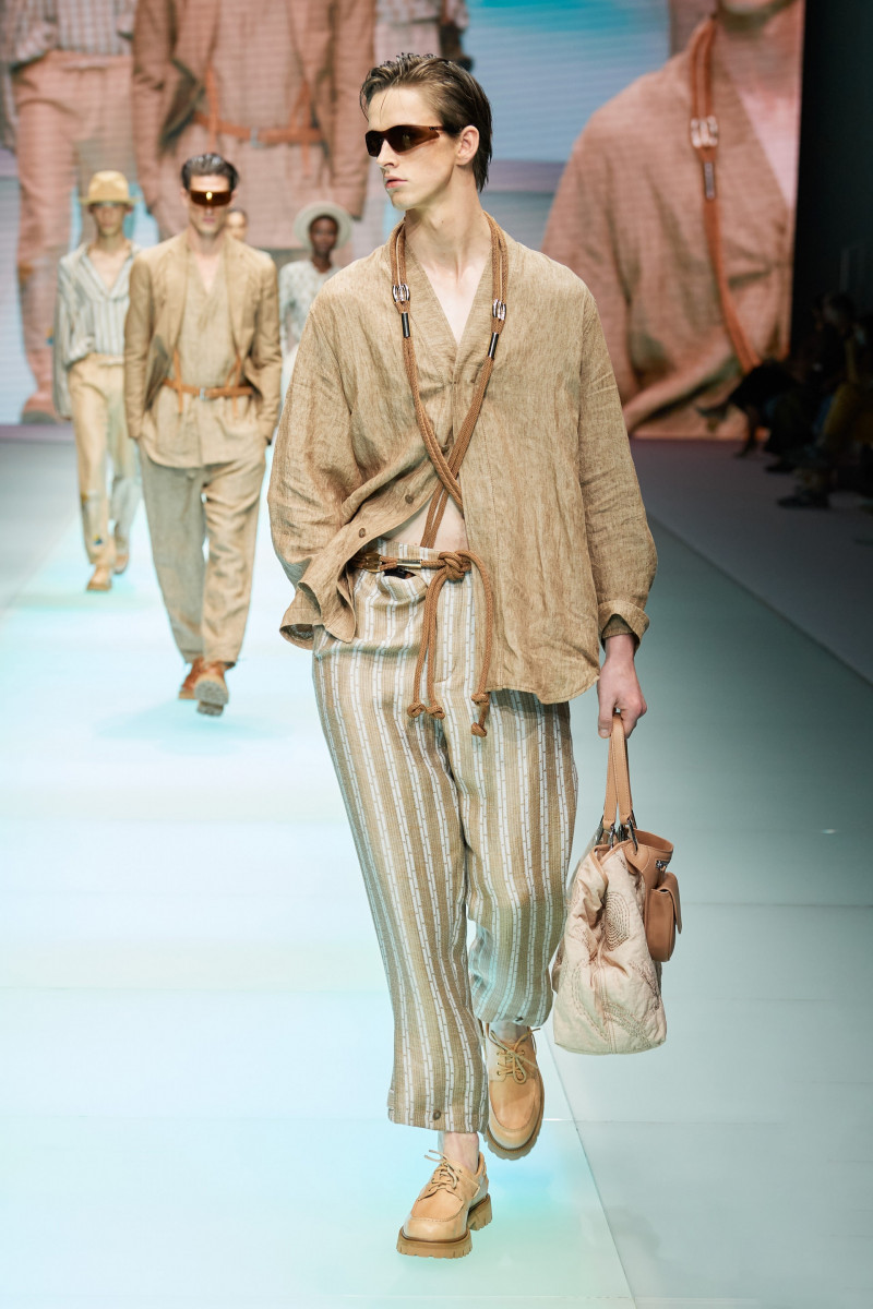 00036-Emporio-Armani-Spring-22-RTW-Milan-credit-gorunway.JPG