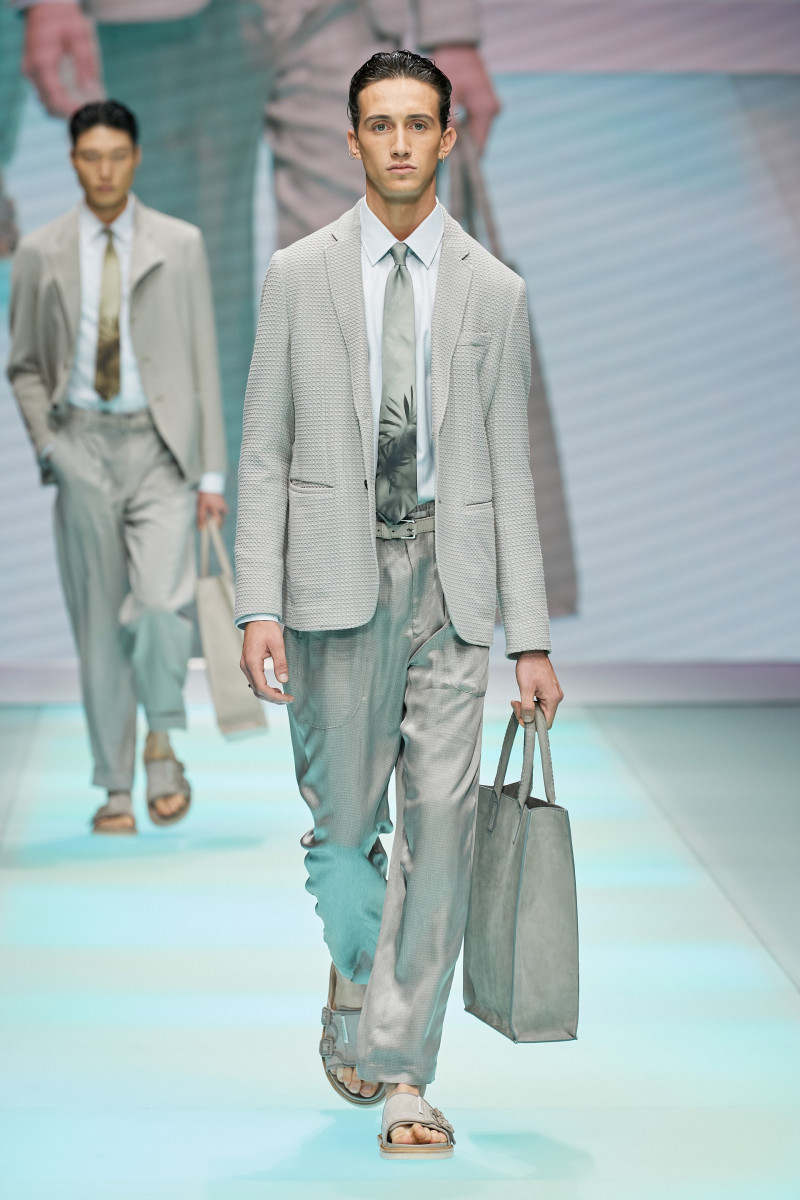 00025-Emporio-Armani-Spring-22-RTW-Milan-credit-gorunway.JPG