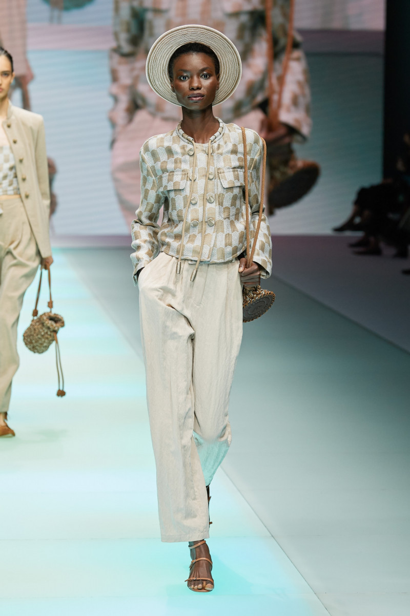 00039-Emporio-Armani-Spring-22-RTW-Milan-credit-gorunway.JPG