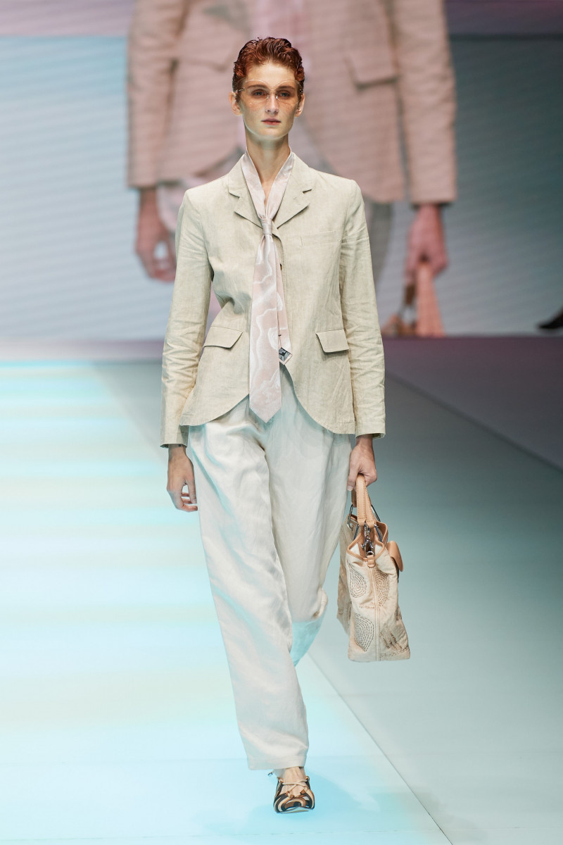00018-Emporio-Armani-Spring-22-RTW-Milan-credit-gorunway.JPG