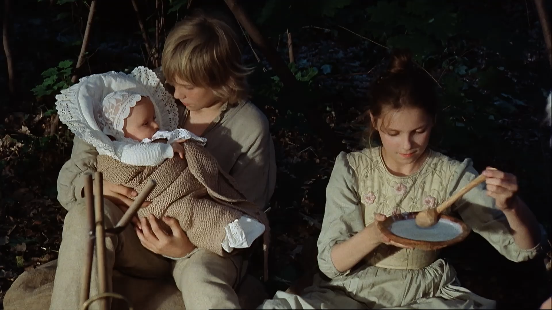 Gritta.von.Rattenzuhausbeiuns.1985.WEB-DL.1080p.RUS.GER.and.Ru.En.De.sub.mkv_snapshot_01.01.18.png