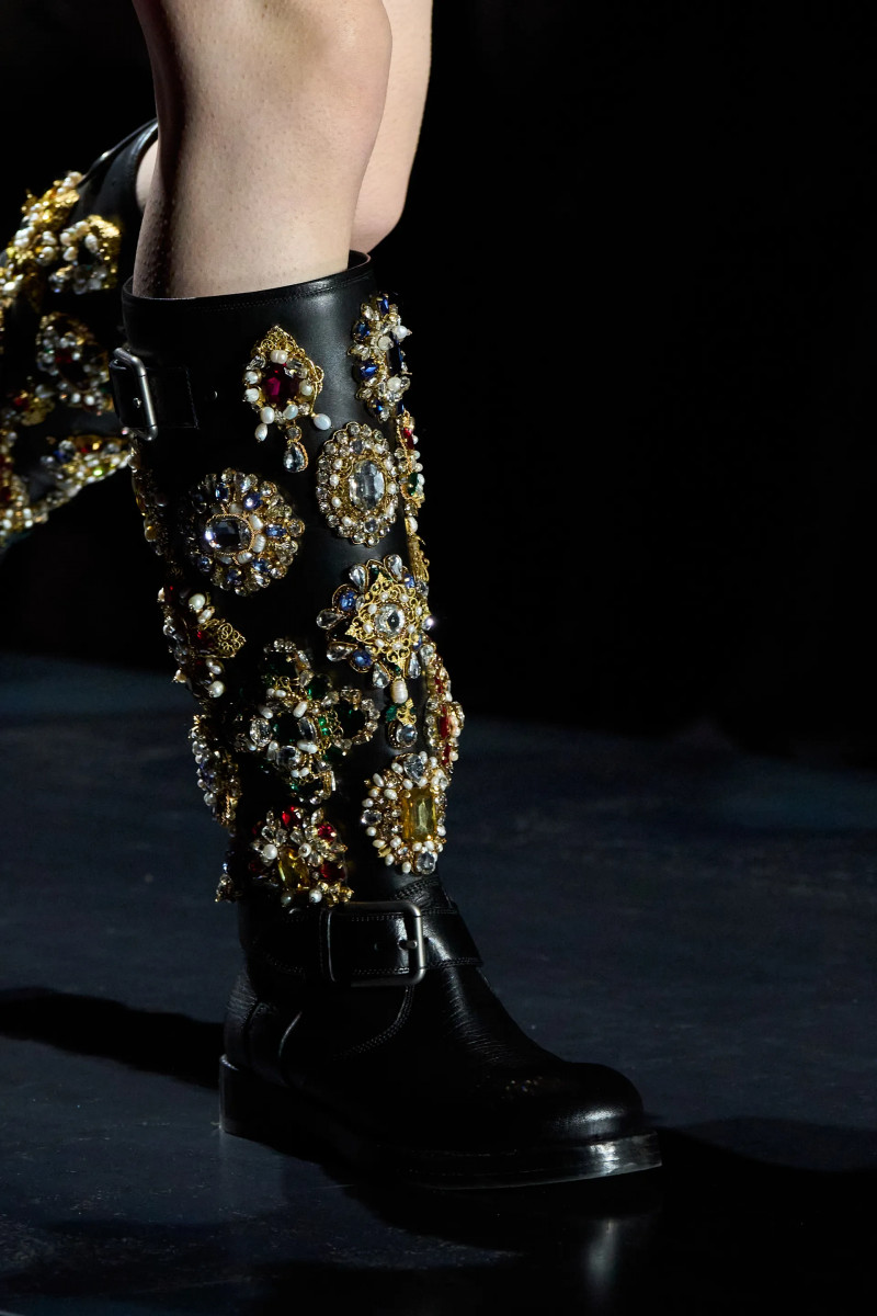 00242-dolce-and-gabbana-fall-2025-ready-to-wear-detail-credit-gorunway.webp