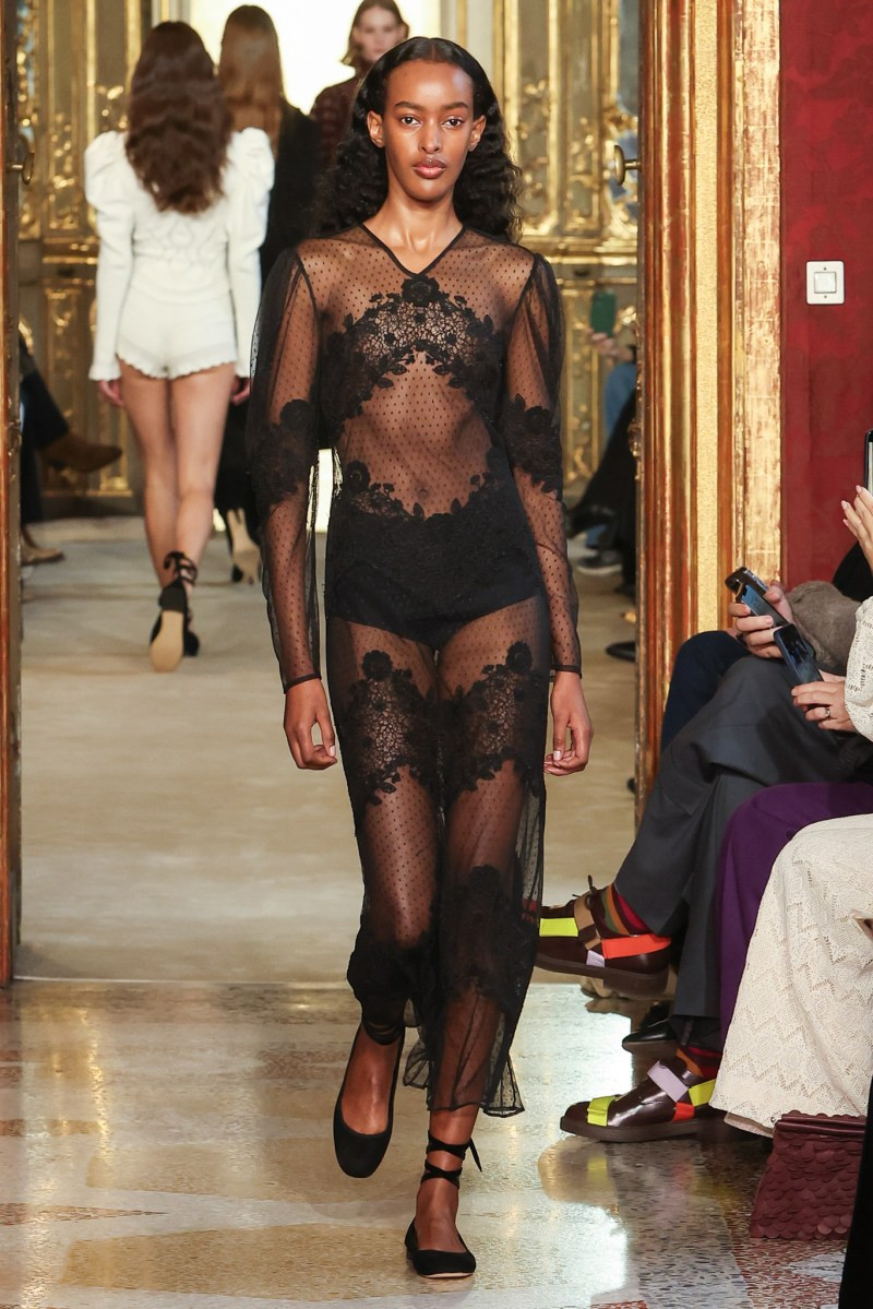 twinset-fall-25-rtw-r-ho-012.jpeg