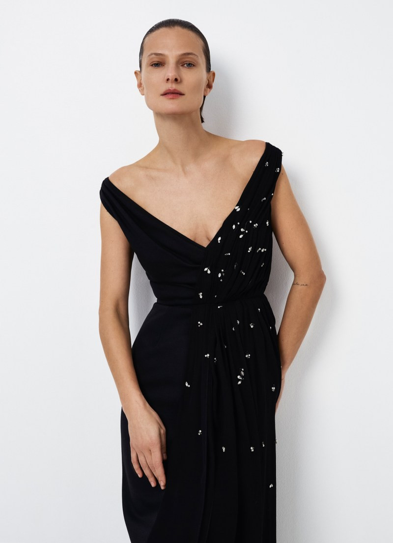 mantu-fall-25-rtw-r-ho-008.jpeg