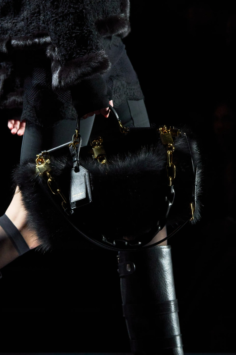00168-dolce-and-gabbana-fall-2025-ready-to-wear-detail-credit-gorunway.webp