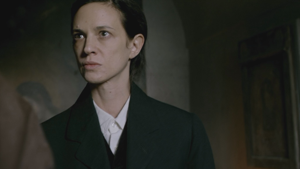 Молодой Папа (2022) HDRip-AVC_ivanes.mkv_20250306_215628.514.png