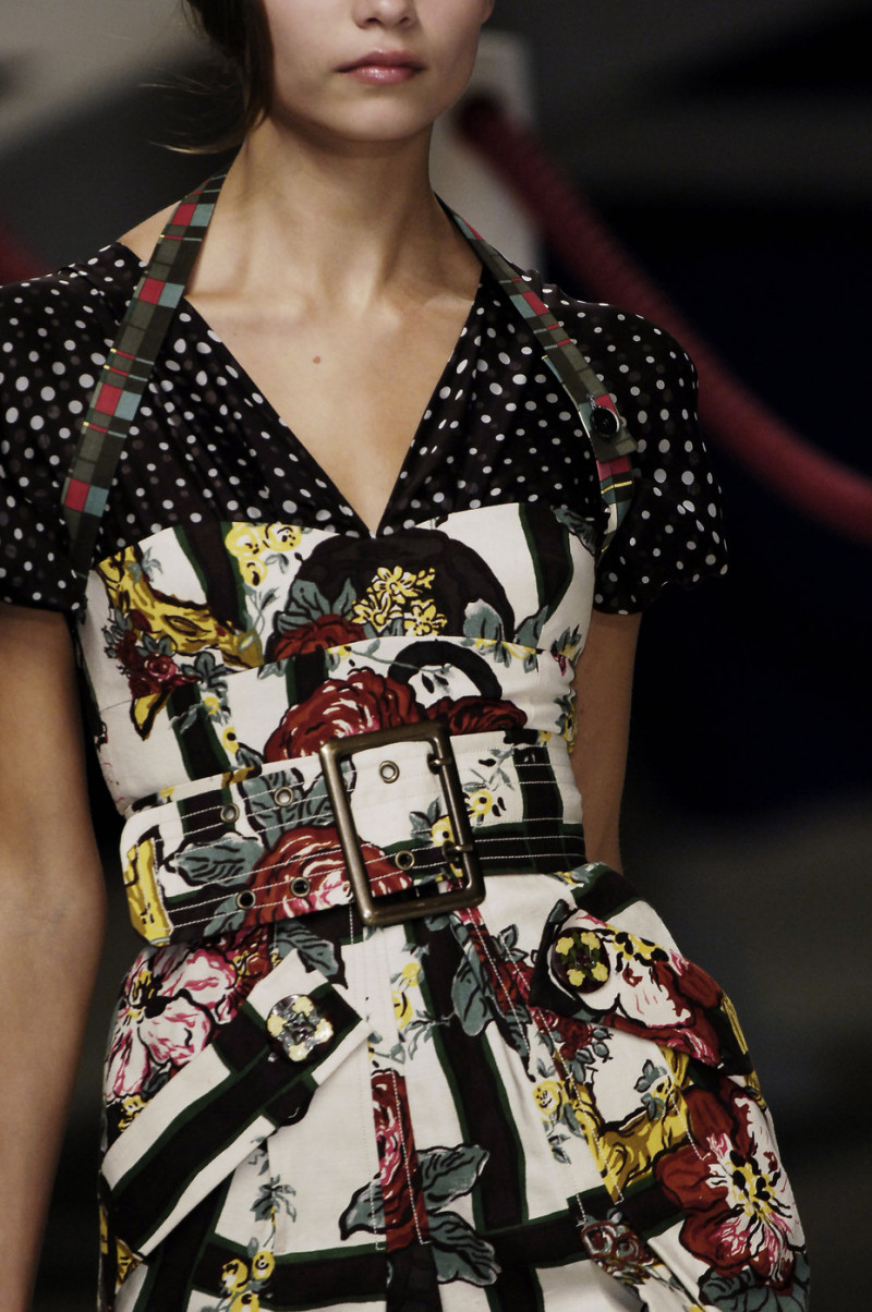 Kenzo+Spring+2006+Details+UtT4LKRvviFx.jpg