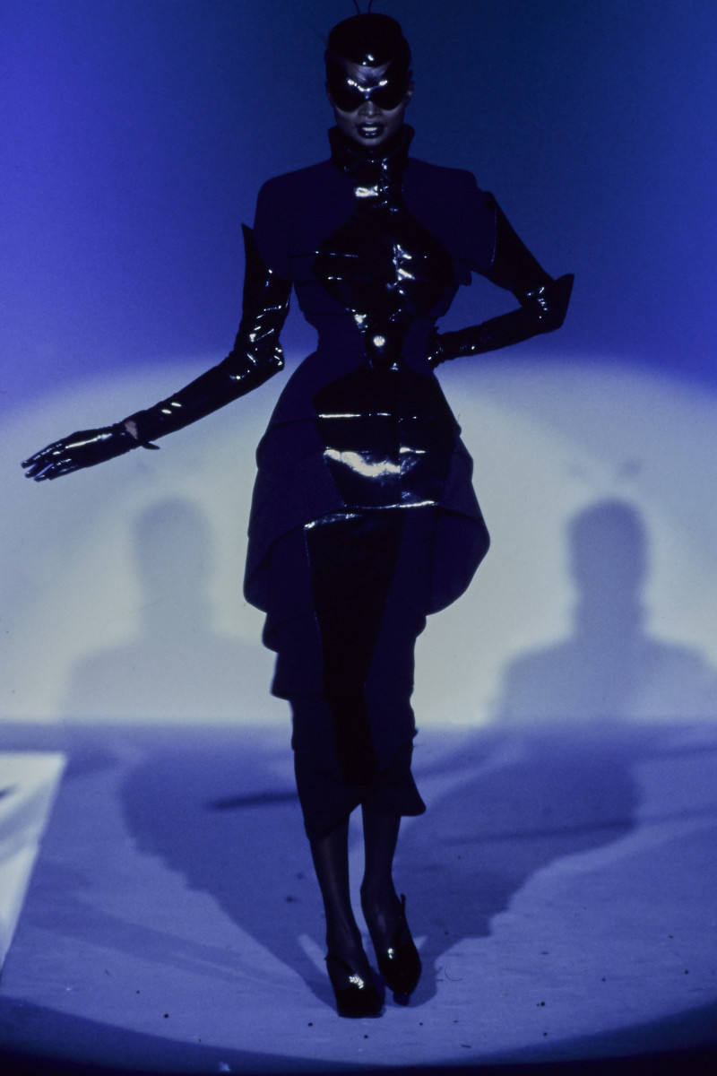 THIERRY-MUGLER-SPRING-1997-RTW-036.jpg