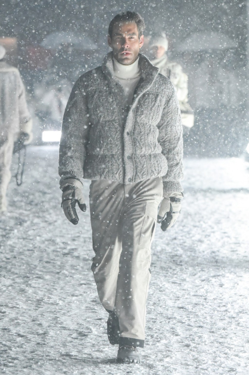 Moncler-Grenoble-F25-runway-GG-126.jpg