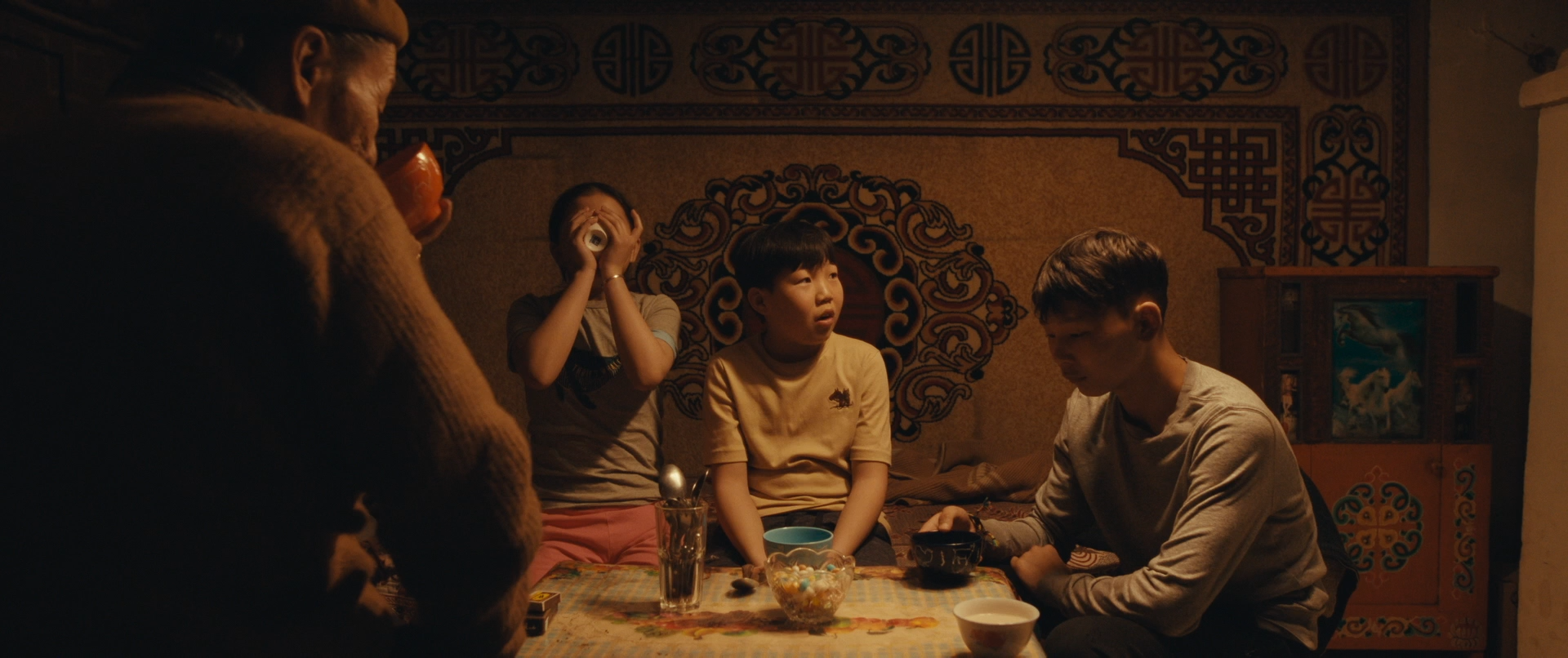 Baavgai Bolohson 2023 WEB-DL 1080p.mkv_snapshot_01.06.49.png