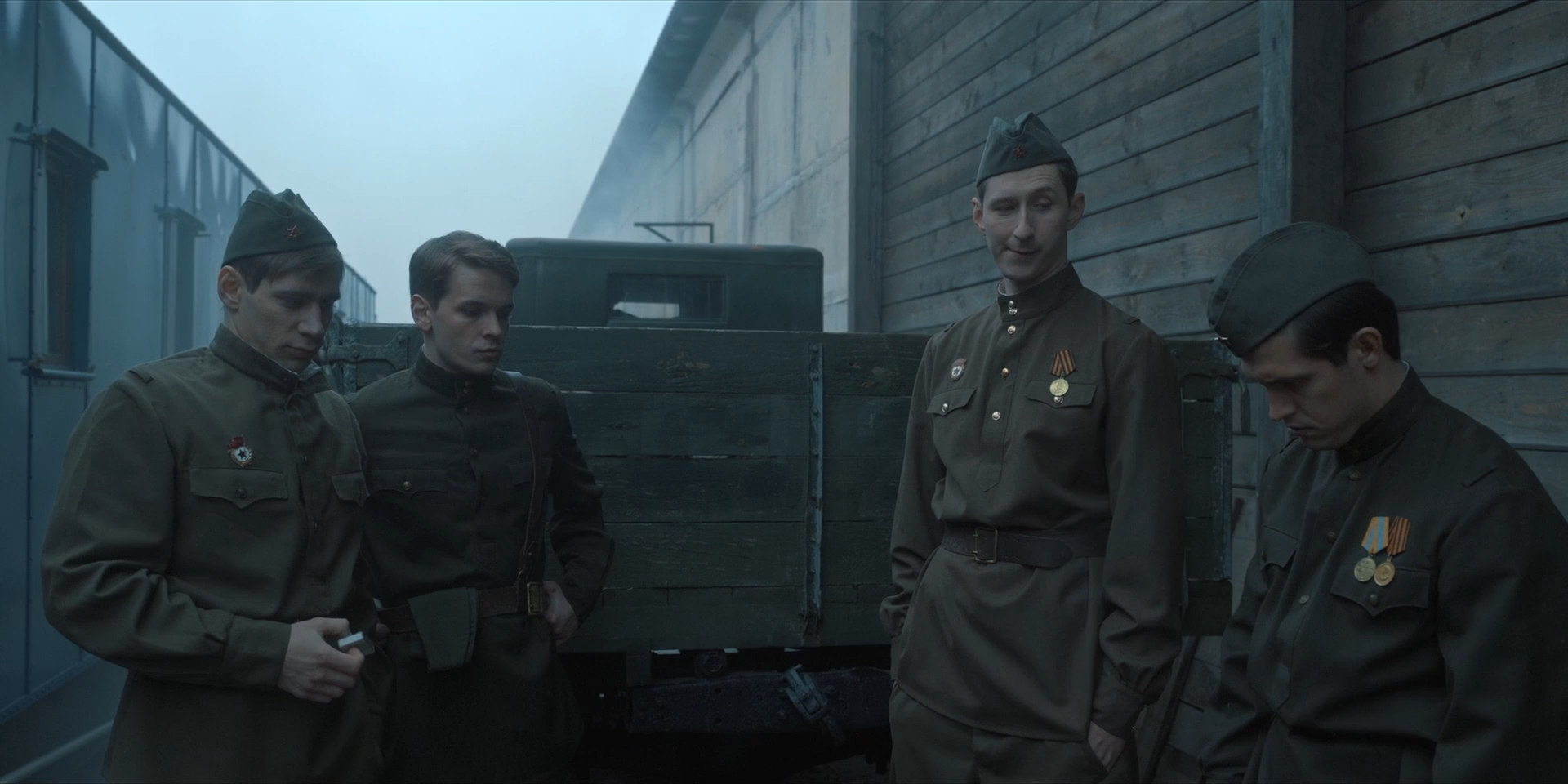 Na.sopkah.Manchzhurii.S01.E01.2025.WEB-DL.1080p.DenSBK.mkv_snapshot_04.40.png