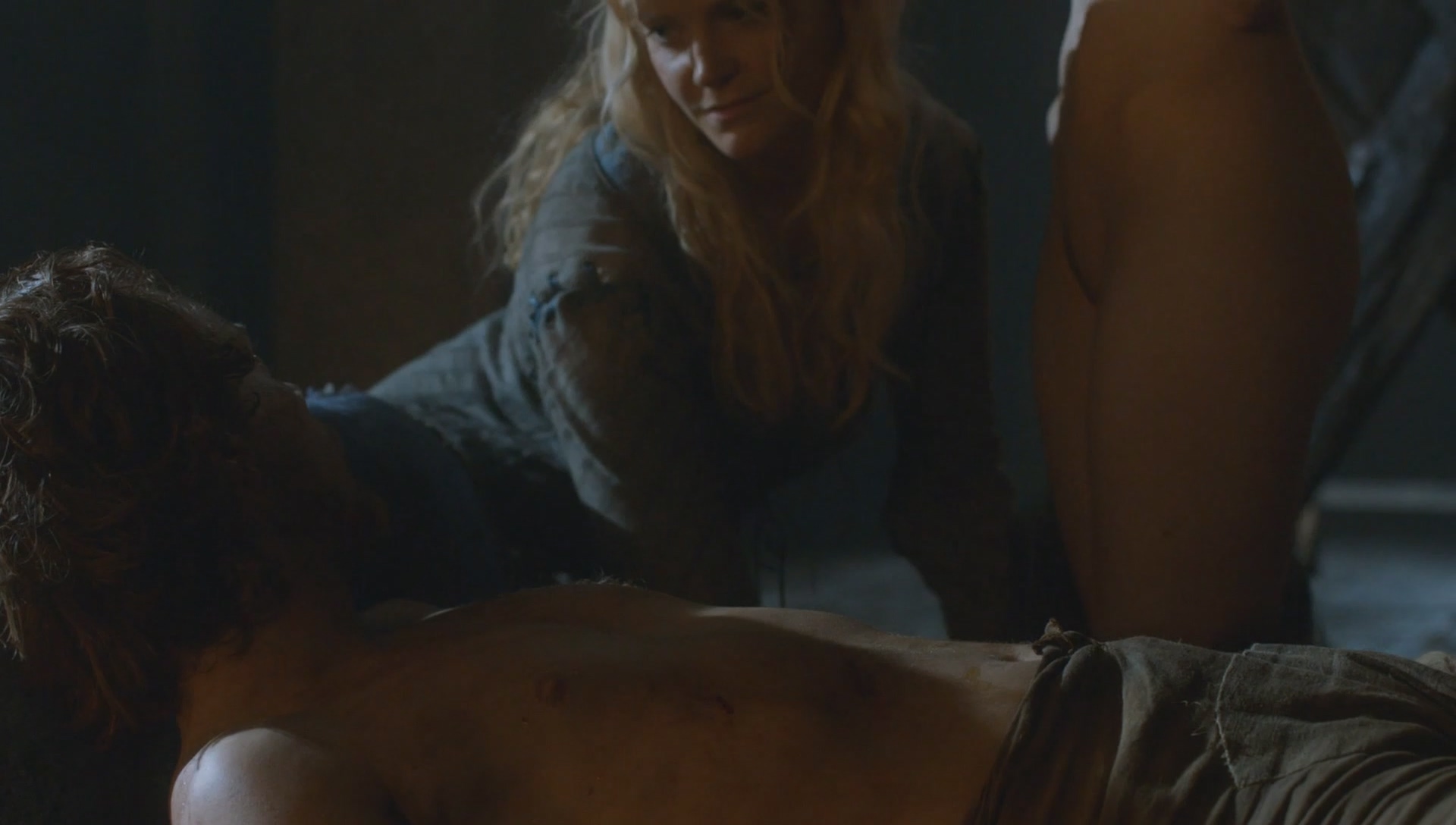 Hope Charlotte Blacker Stephanie Game of Thrones 00.mp4_000127.349.jpg