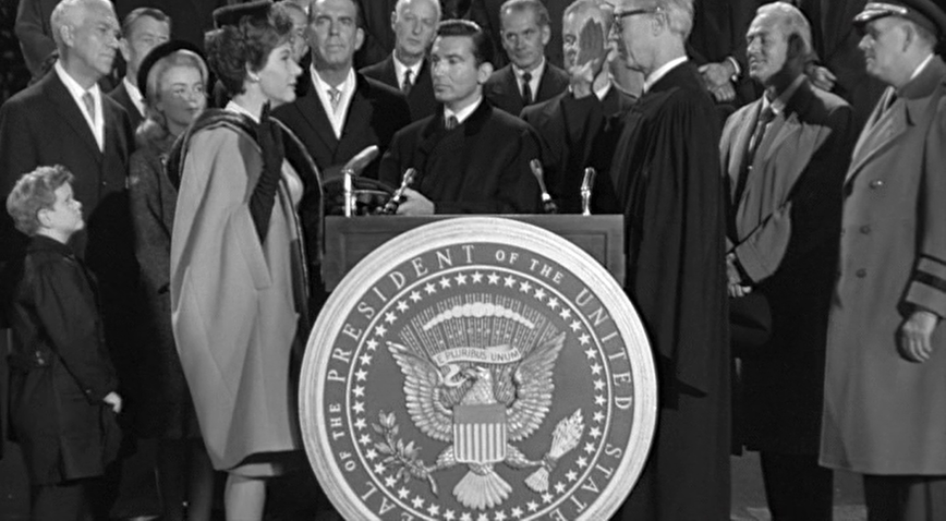 Kisses for My President (1964)_RU.mkv_000128.208.png