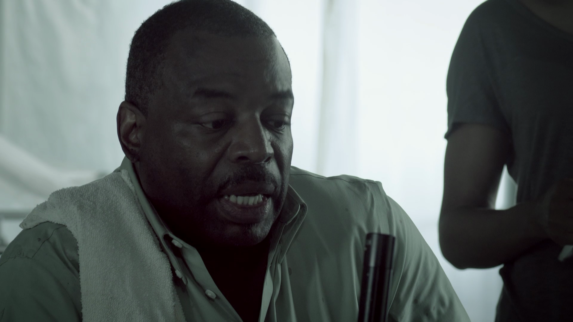 Rise.of.the.Zombies.2012.Asylum.BDRemux.1080p.mkv_20250818_055811.685.png