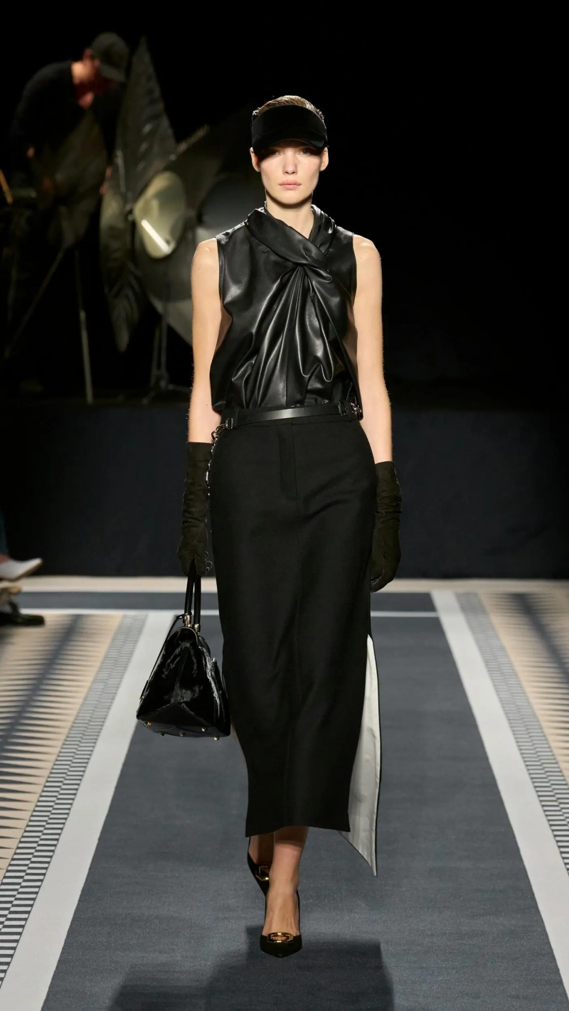 1737983149-1737975049-lanvin-collezione-uomo-donna-autunno-inverno-2025-2026-sfilata-foto-look20.webp