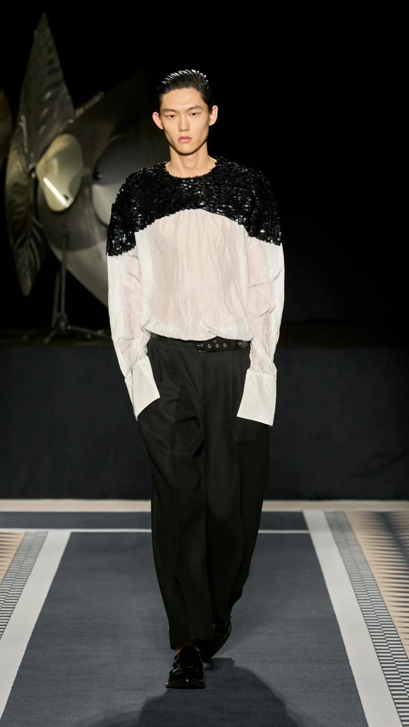 1737983416-1737975056-lanvin-collezione-uomo-donna-autunno-inverno-2025-2026-sfilata-foto-look55.webp