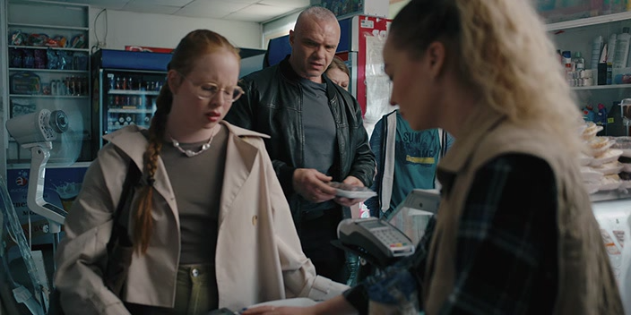 S01.E01.Neyrovasya.avi_snapshot_12.20.png