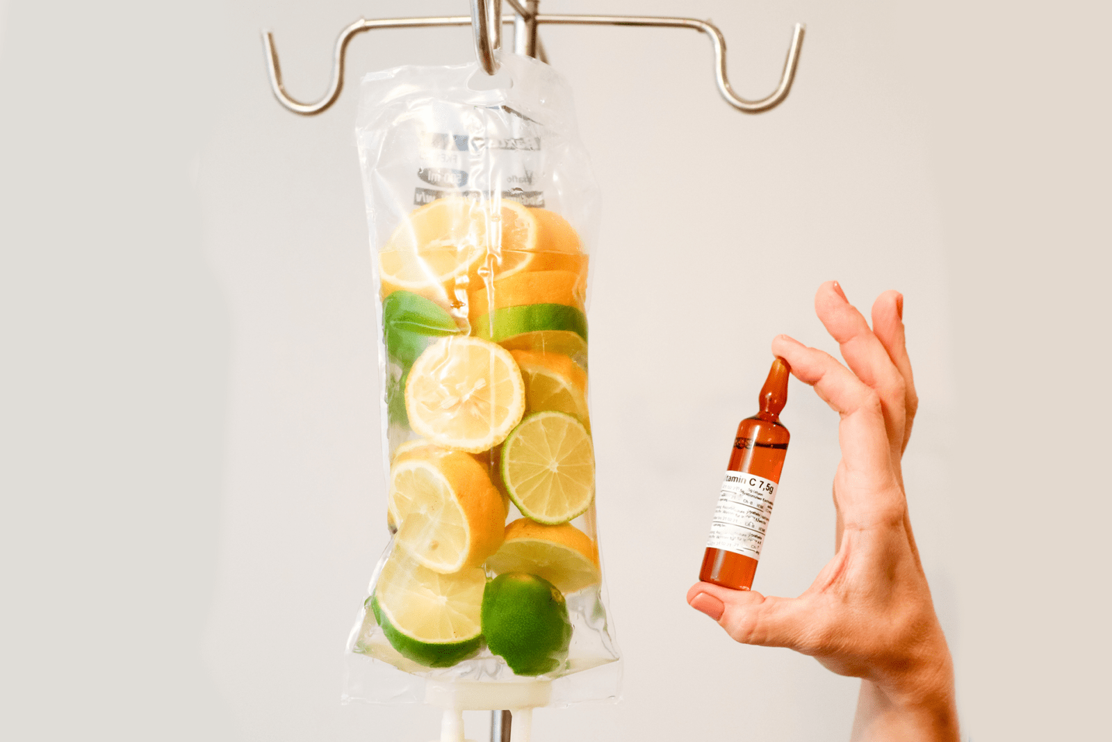 Чем полезны капельницы с витаминами и в каких случаях их назначают