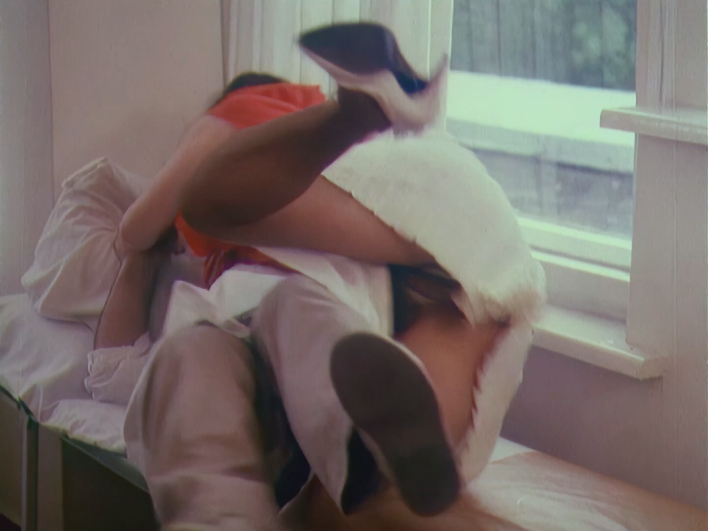 Анна Самохина, Елена Смолина, неизвестные Страсти по Анжелике (1993) HD 1080 Handmade Upscale AI.mp4_20251119_135809.004.jpg