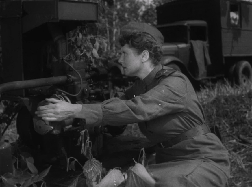 Звезда (1949) WEB-DLRip-AVC_ivanes.mkv_20251123_213917.230.png