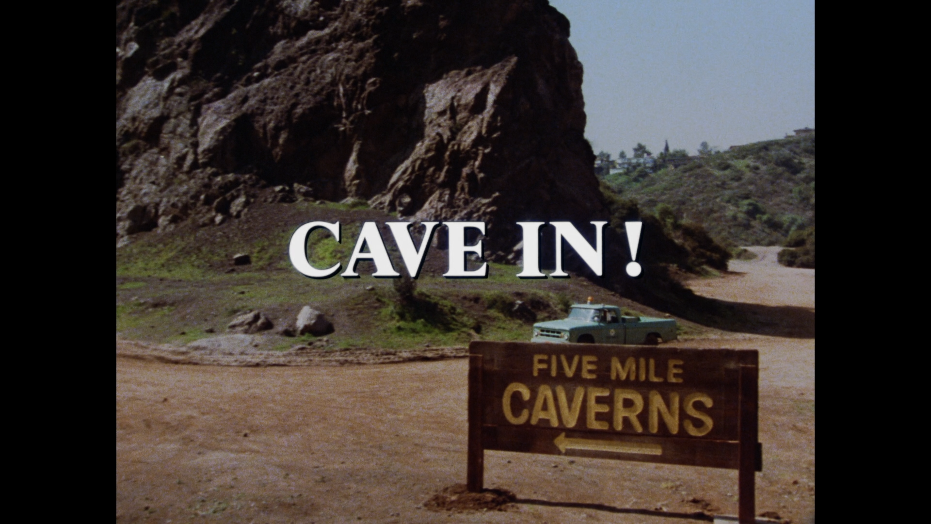 Cave-In!.1983.BDRemux.1080p.mkv_snapshot_00.01.34.729.png