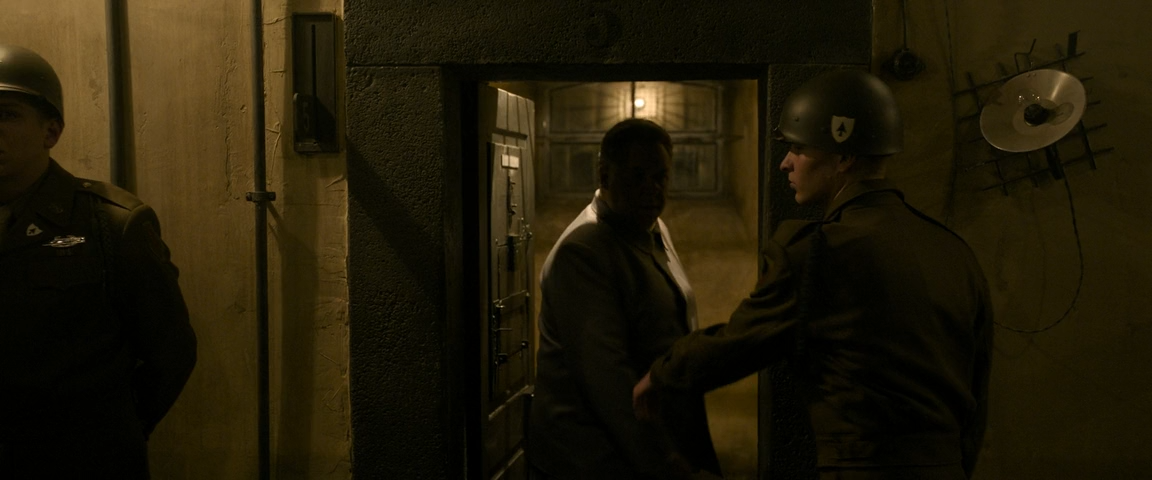 Нюрнберг (2025) WEB-DLRip-AVC_ivanes.mkv_snapshot_00.36.48.581.png