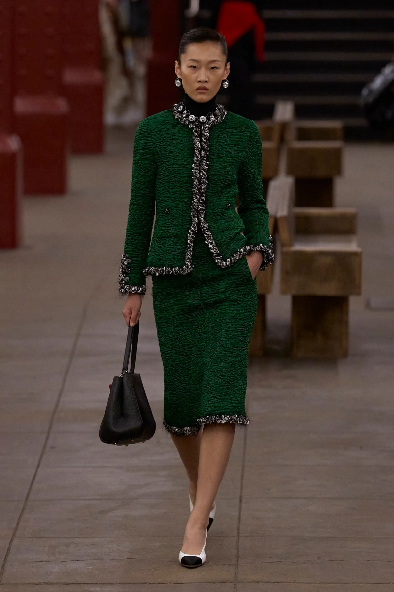 00005-chanel-pre-fall-2026-credit-gorunway.webp