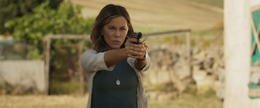 Похищенная (2025) HDRip-AVC_ivanes.mkv_snapshot_01.30.45.648.png