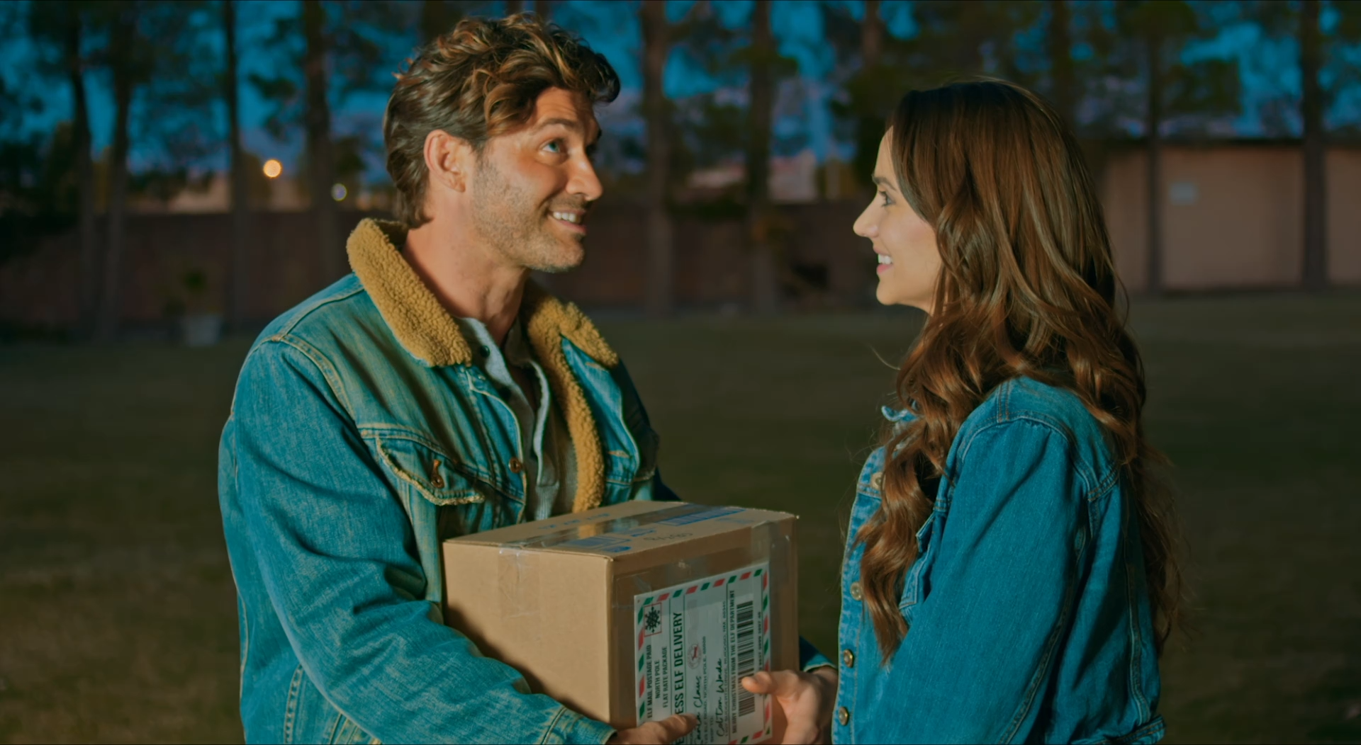 Santa's Cousin 2024 WEB-DL 1080p.mkv_snapshot_00.55.17.png