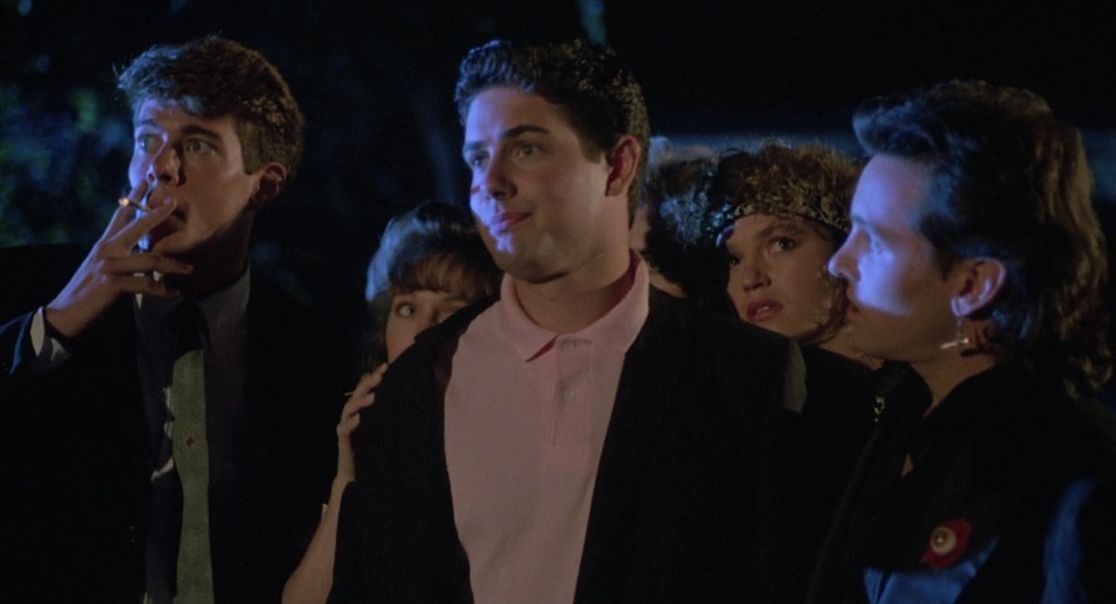 Музей восковых фигур.1988.BDRip AVC msltel.mkv_snapshot_00.12.34.843.jpg