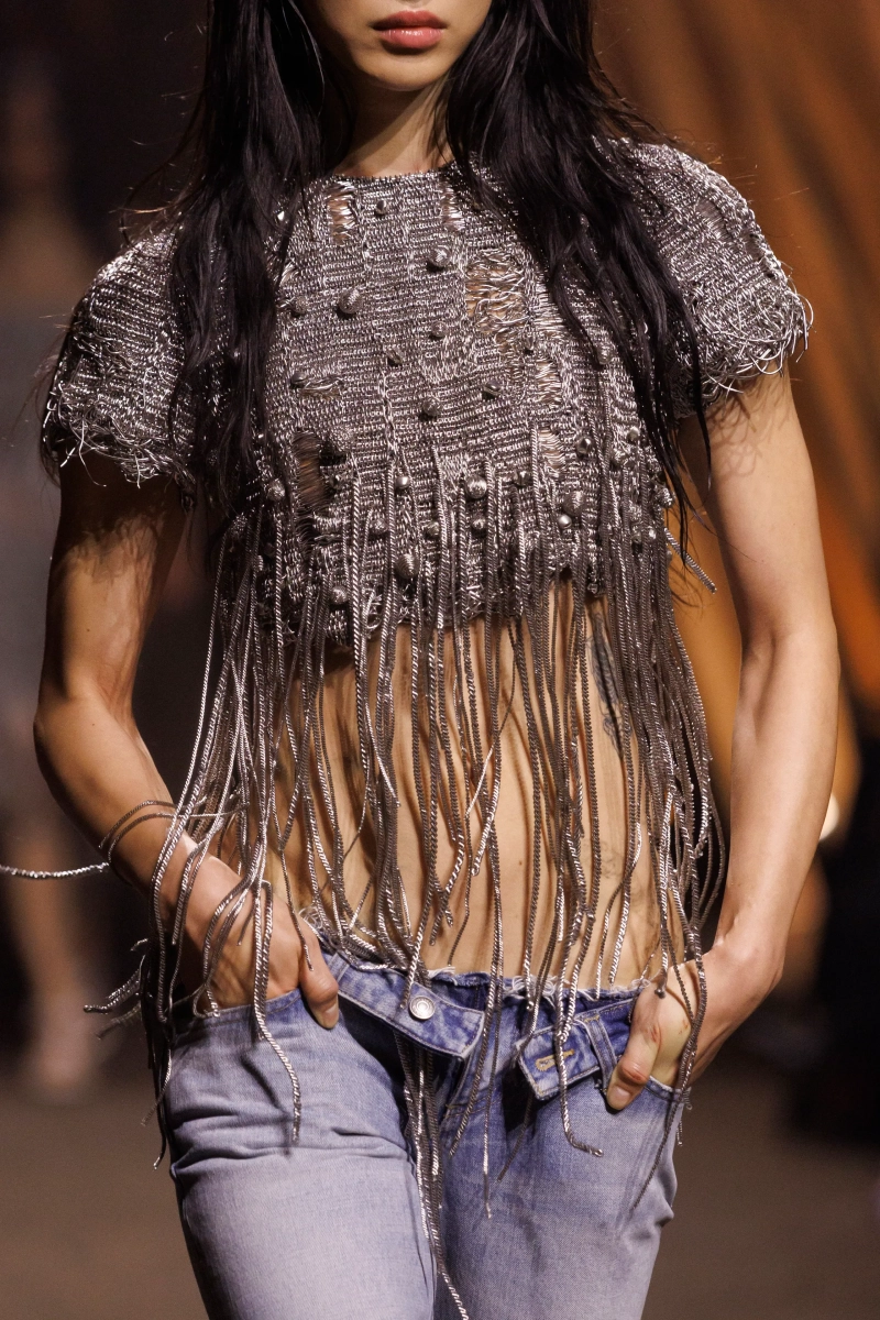 00021a-mcqueen-spring-2026-ready-to-wear-details-credit-brand.webp