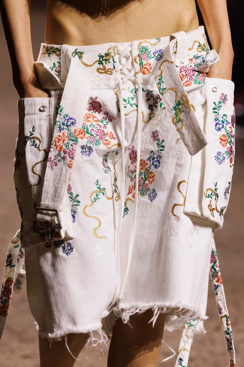 00026a-mcqueen-spring-2026-ready-to-wear-details-credit-brand.webp