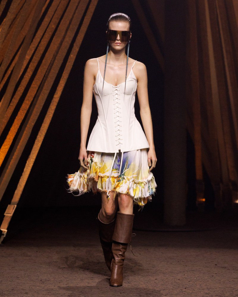 mcqueen-spring-26-r-ctsy-014_f42b71.jpeg