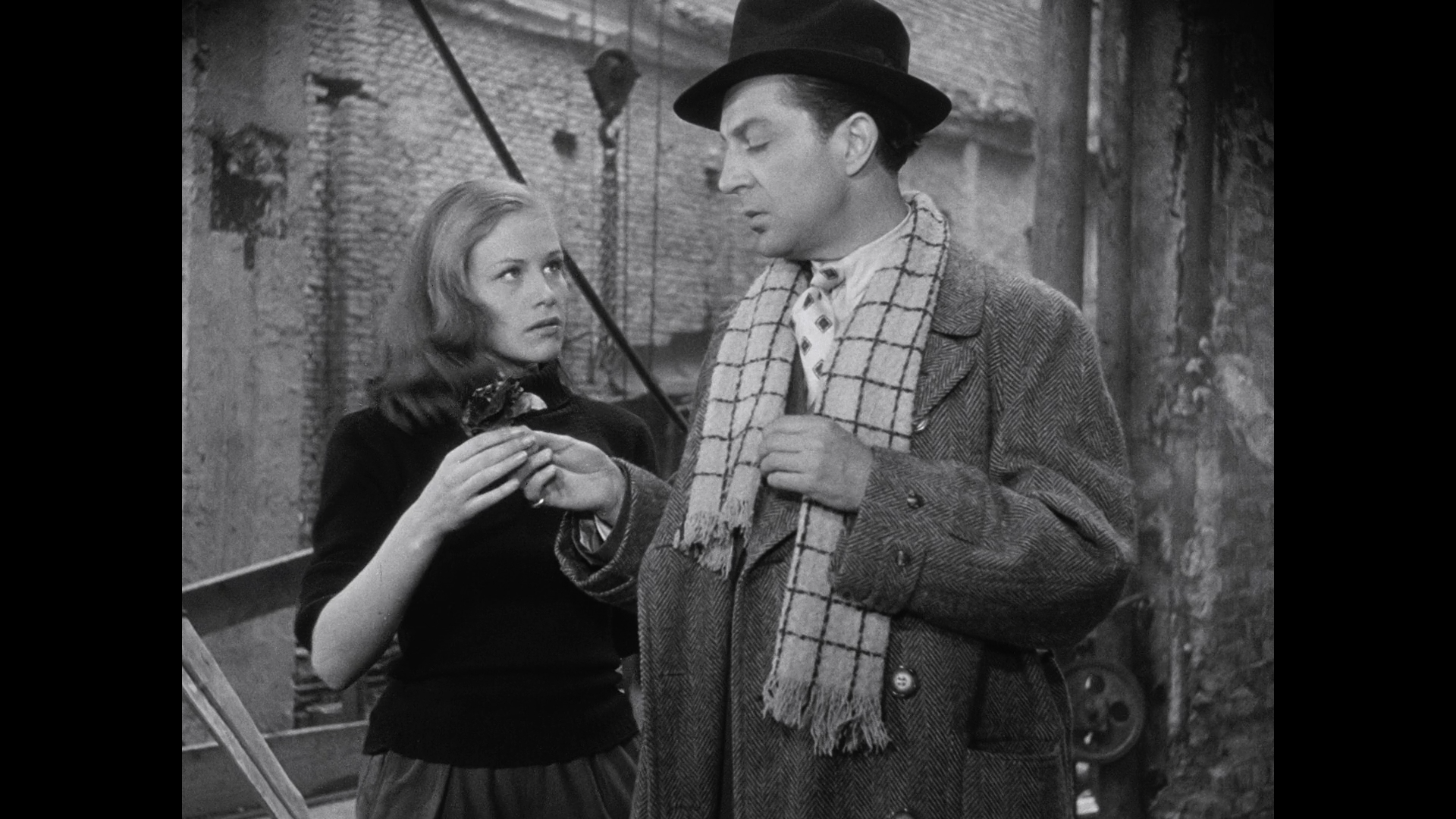 Between.Yesterday.and.Tomorrow .1947.BDRemux.1080p.mkv_snapshot_00.13.28.324.png