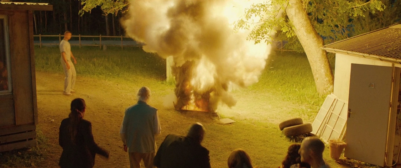 Стооднолетний старик.2016.BDRip 720p msltel.mkv_snapshot_01.38.56.605.jpg