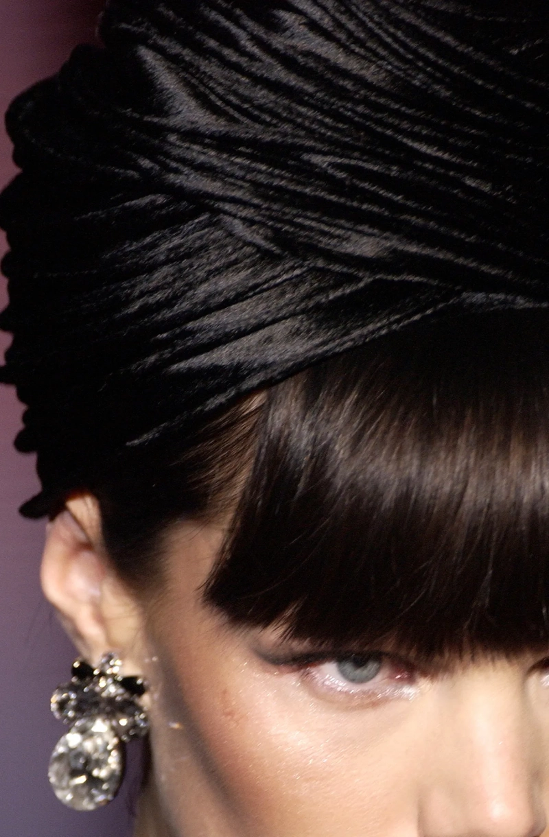 valentino-fall-2003-couture-details-00200h.webp