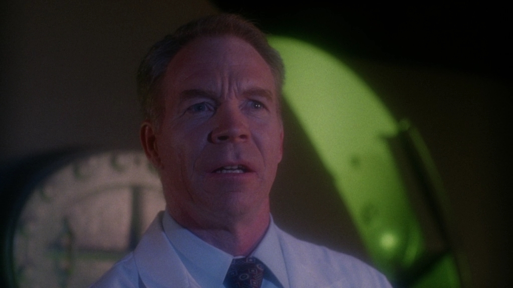 Тайные пришельцы.1996.BDRip AVC msltel.mkv_snapshot_00.28.05.240.jpg