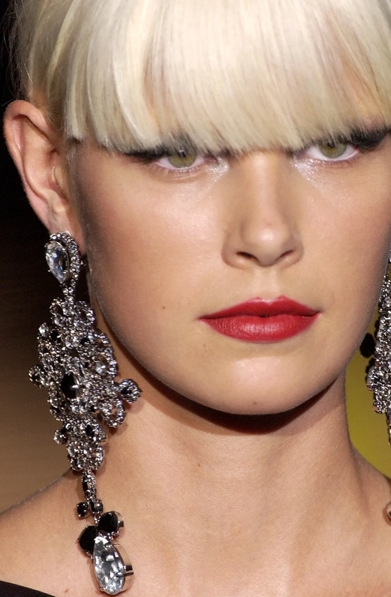 valentino-fall-2003-couture-details-00260h-dewi-driegen.webp