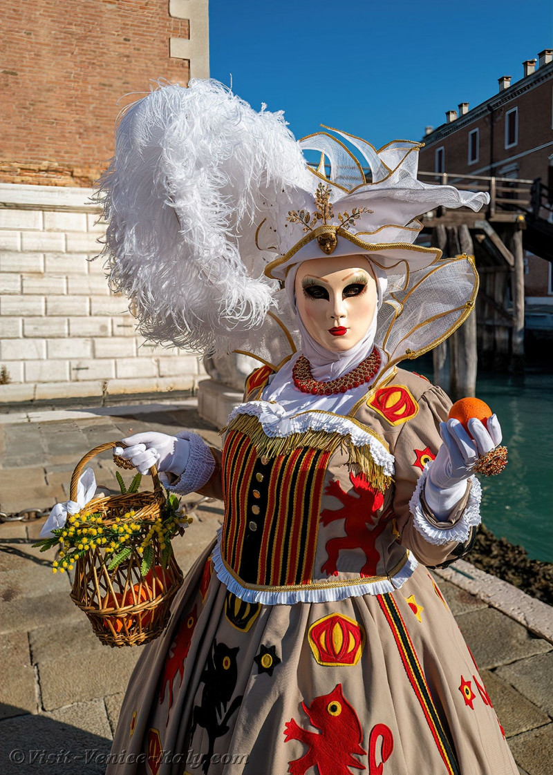venice-carnival-mask-costume-arsenal-102.jpg