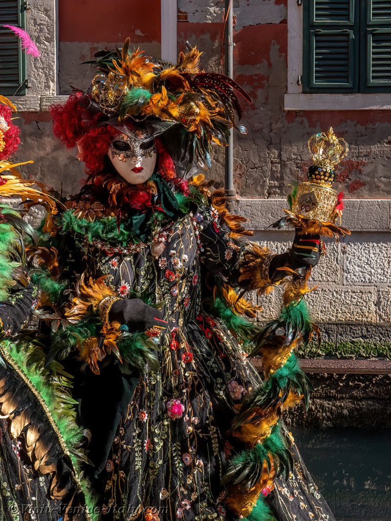 venice-carnival-mask-costume-arsenal-085.jpg