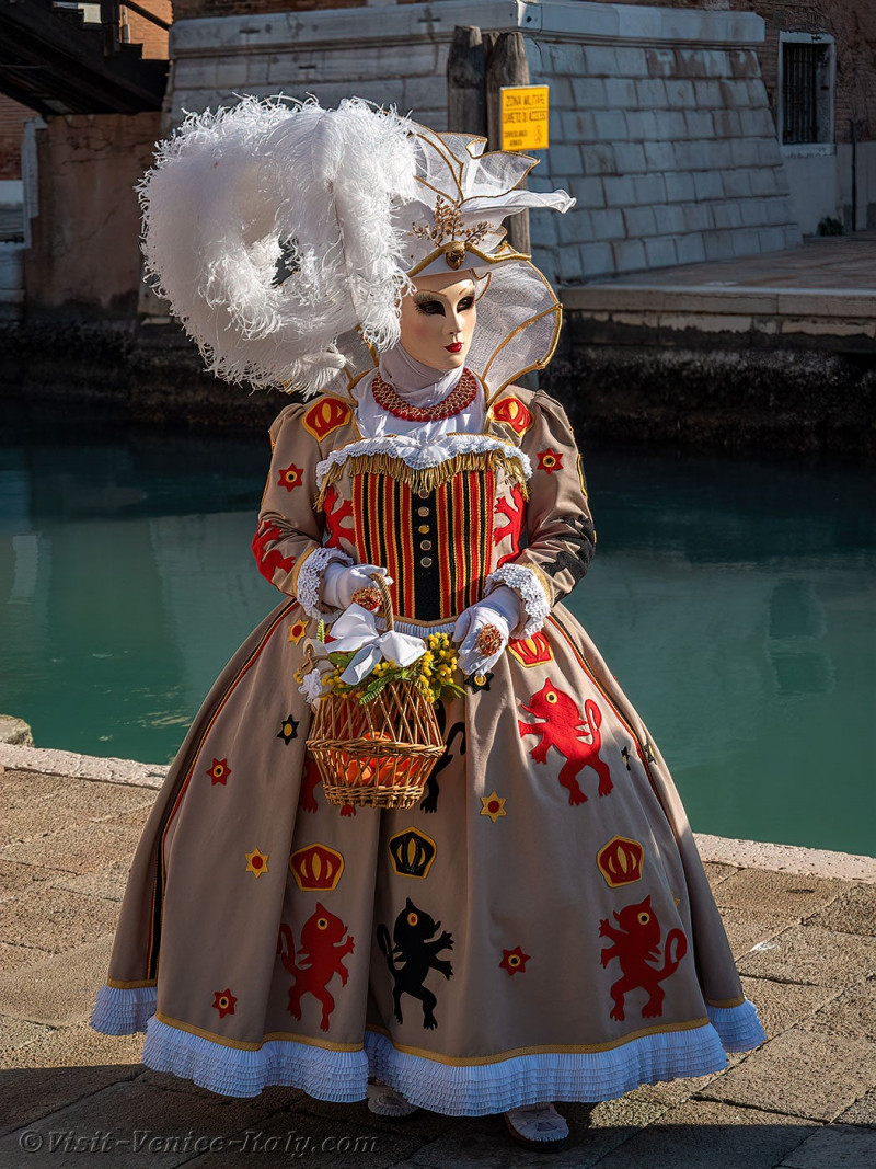 venice-carnival-mask-costume-arsenal-098.jpg