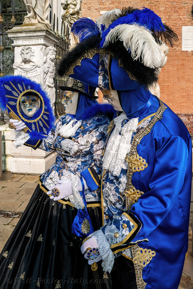carnival-venice-2024-costume-masks-672.jpg